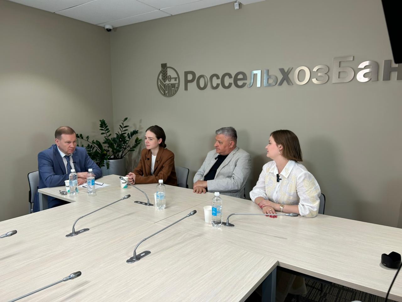 Больше органических продуктов и российского алкоголя в HoReCa: Игорь Бухаров принял участие в live-беседе о перспективах сотрудничества для популяризации отечественного продукта Больше органических продуктов и российского алкоголя в HoReCa: Игорь Бухаров принял участие в live-беседе о перспективах сотрудничества для популяризации отечественного продукта